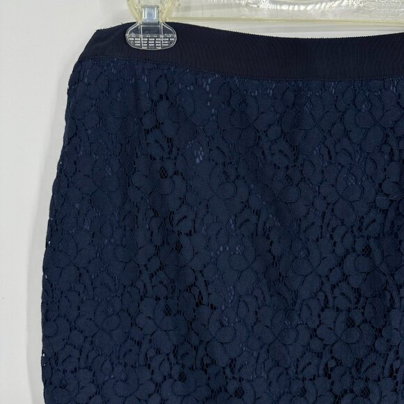 3/$25 J. Crew The Pencil Skirt 6 Floral Navy - Picture 4 of 6